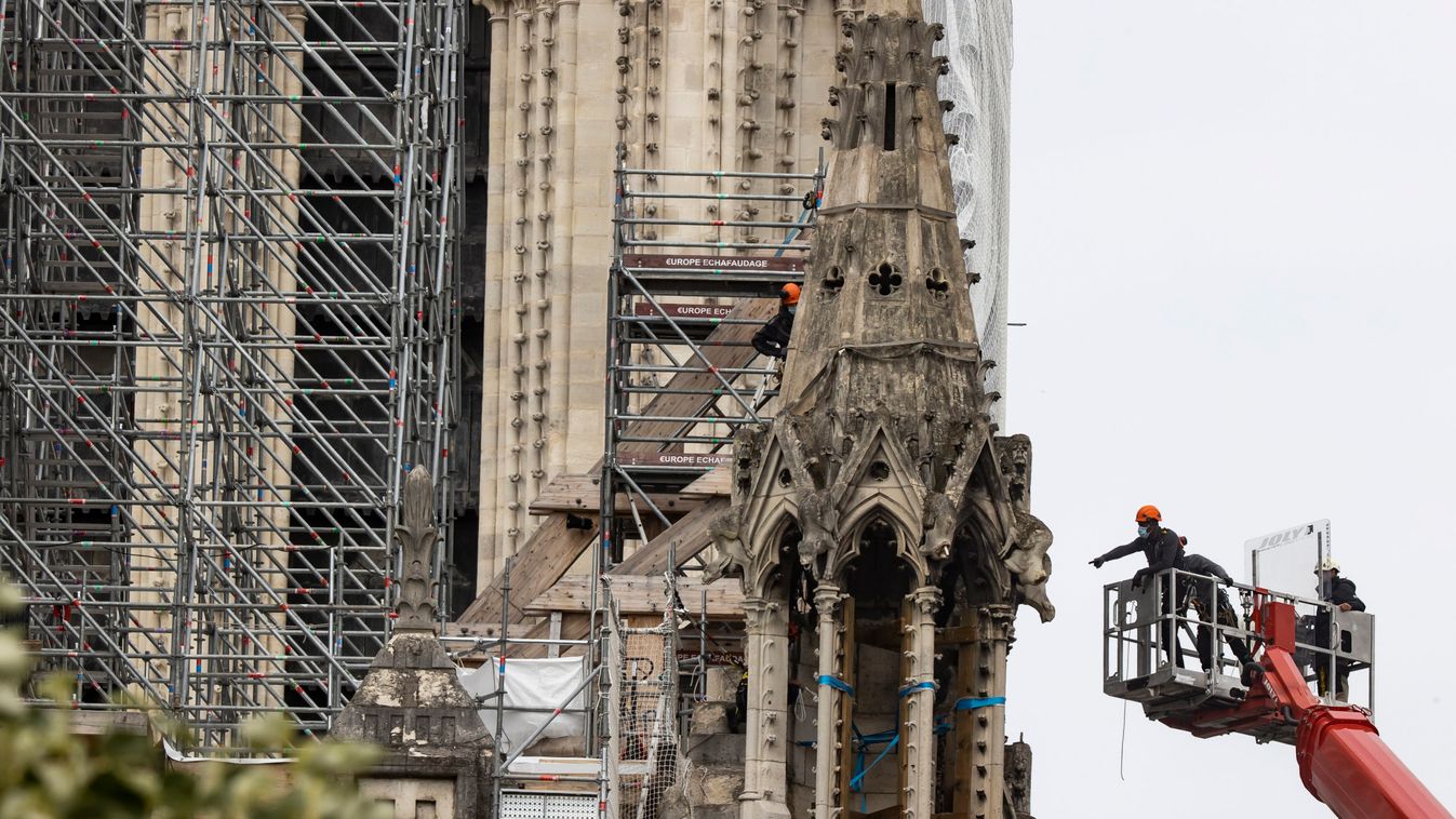 A tűzeset óta először énekel a kórus a Notre-Dame-ban szenteste