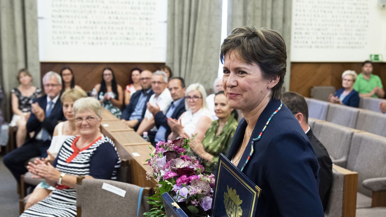 Semmelweis-nap alkalmából nagy elismerésben volt része Müller Zsófia osztályvezető főorvosnak