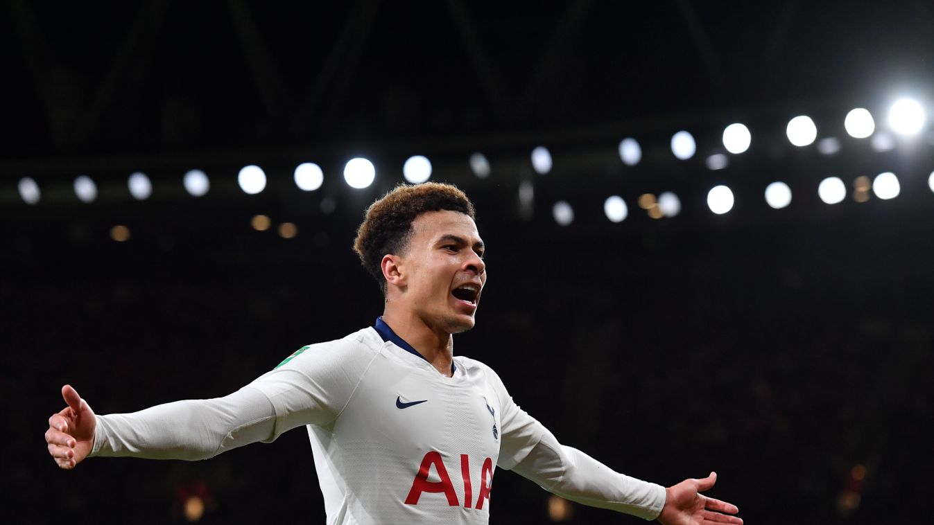 Palackkal dobták fejbe a Tottenham válogatott támadóját