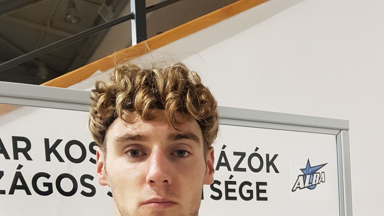 Edzésben a légiósok
