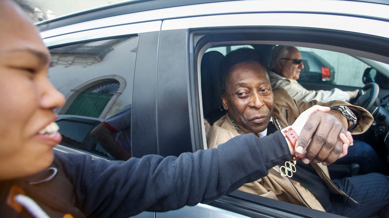 Pelé elhagyhatta a kórházat, de még kemoterápia vár rá