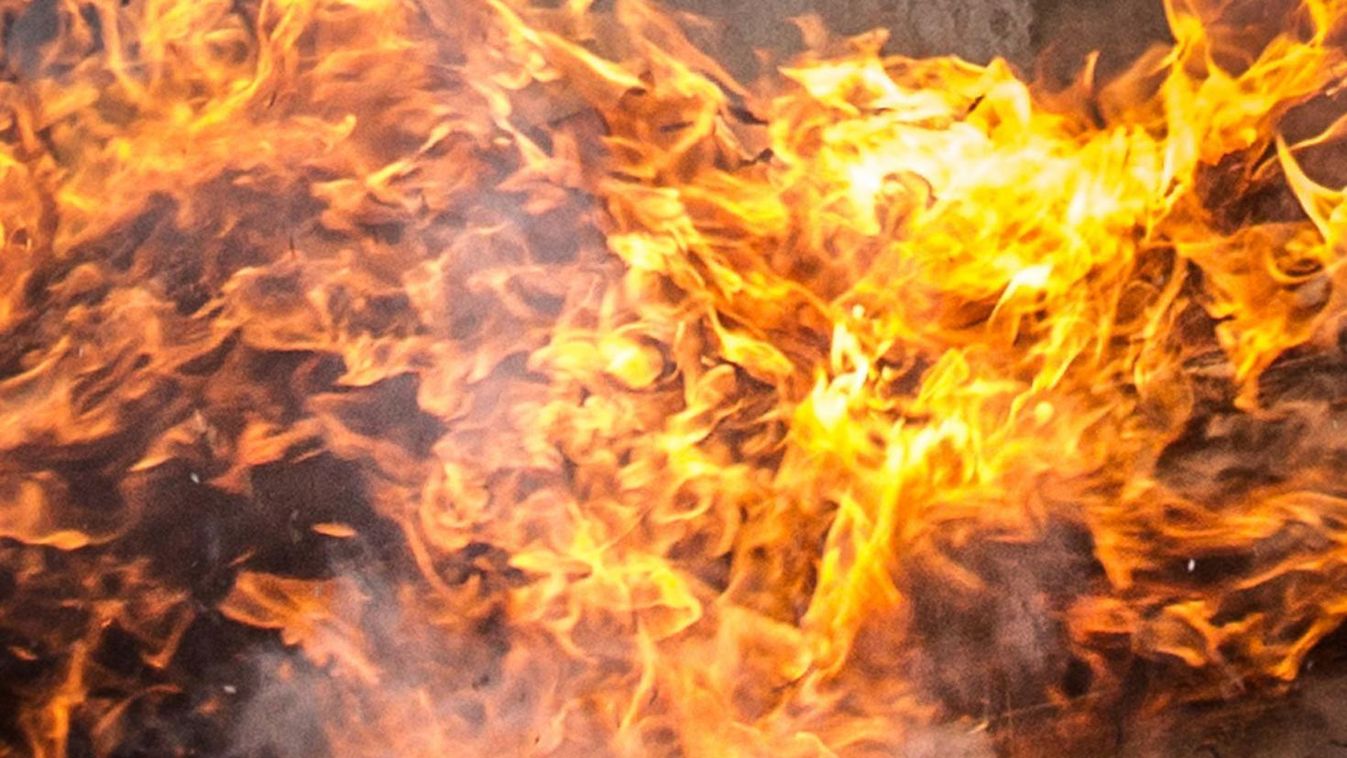 Kigyulladt egy szeméttelep Polgárdi külterületén