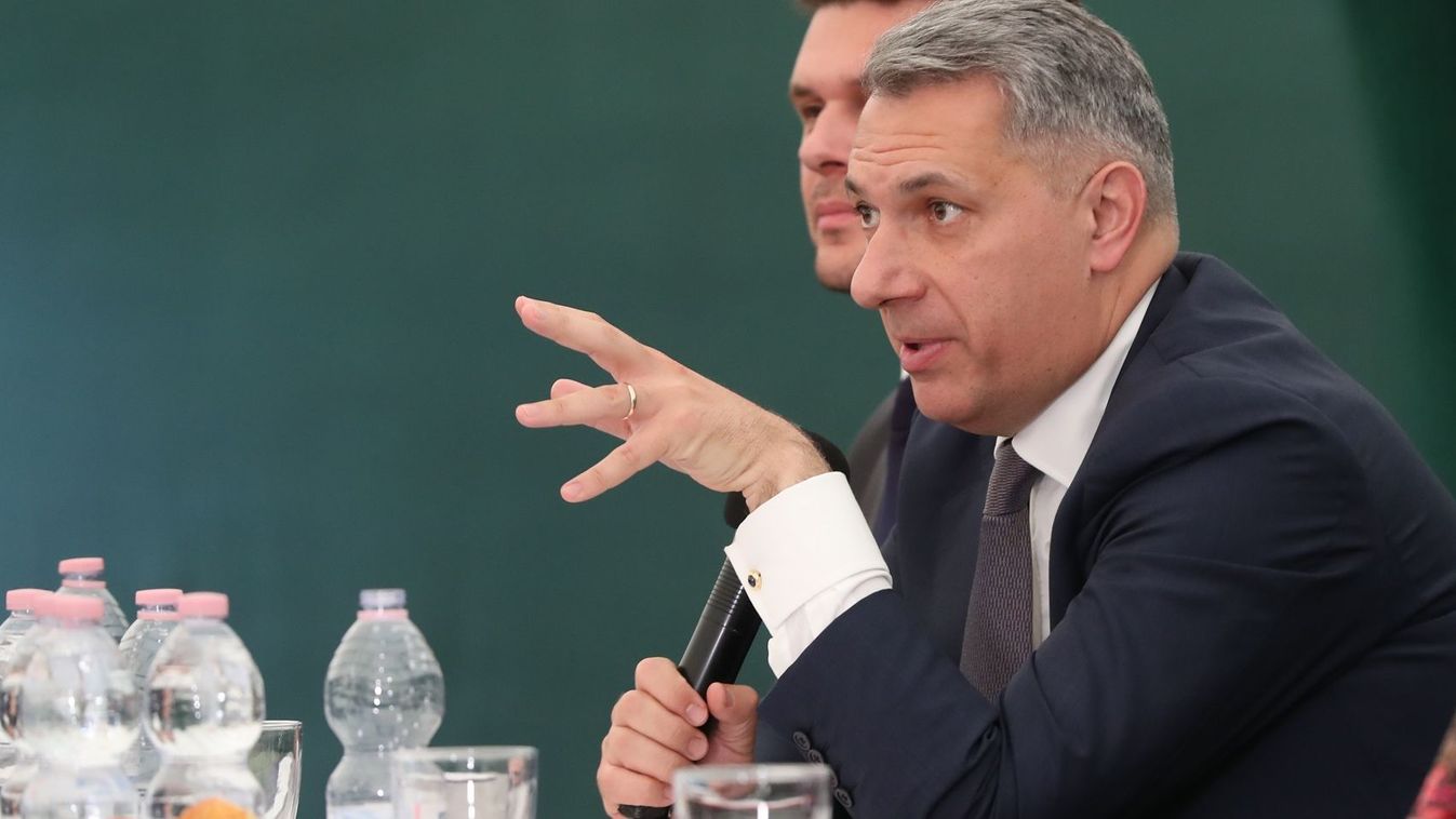 Lázár János: készül az új, állami beruházásokról szóló törvény (videó)