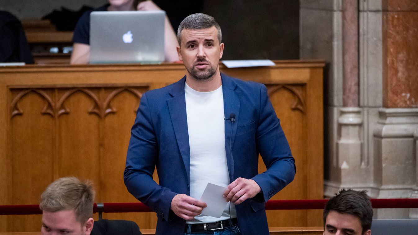 Jakabnak tizenegy alkalma lett volna, de alig háromszor szólalt fel a nép pártján