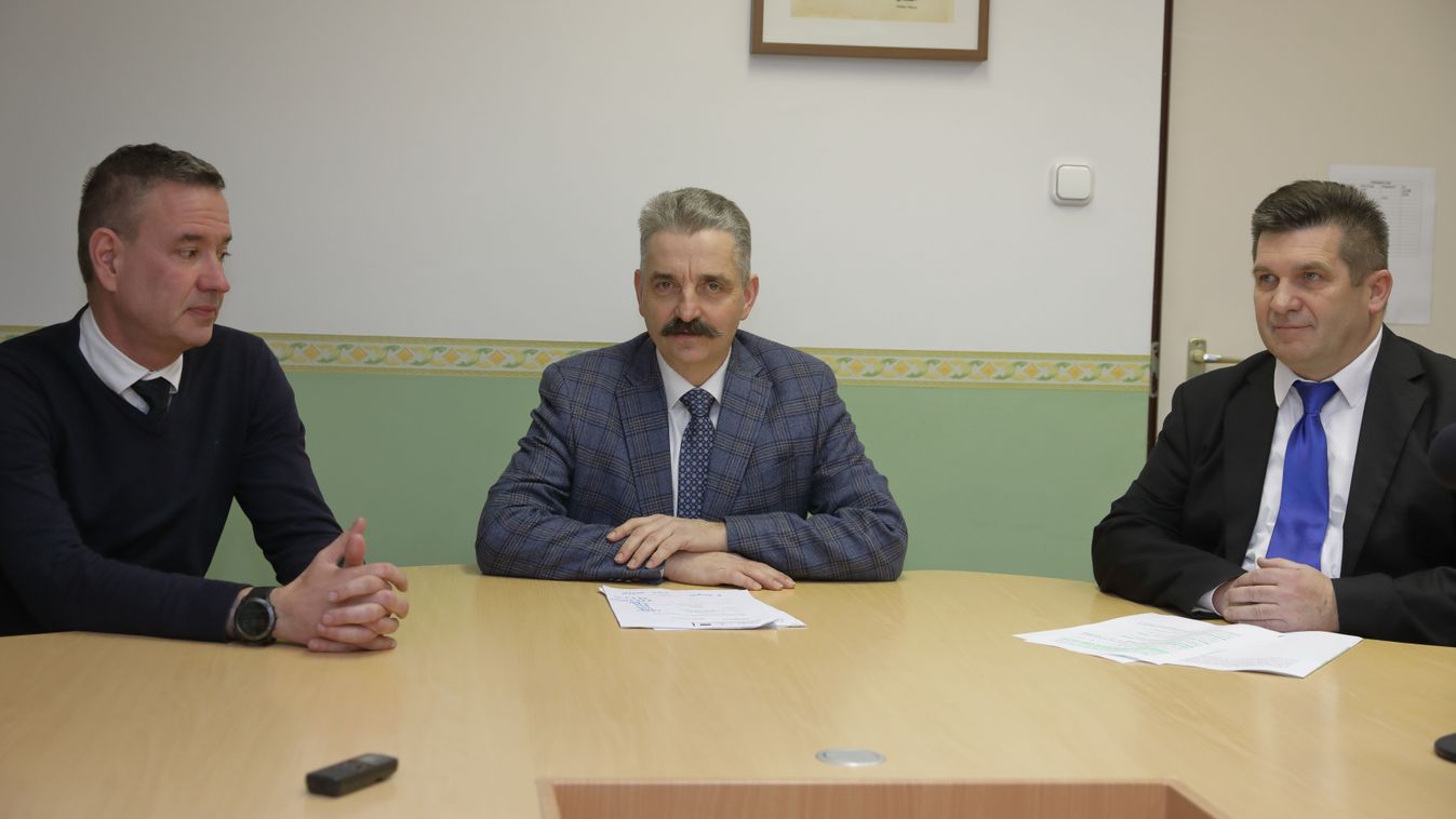 Megújuló utak, energetikailag hatékony épületek Gánton és Csákváron