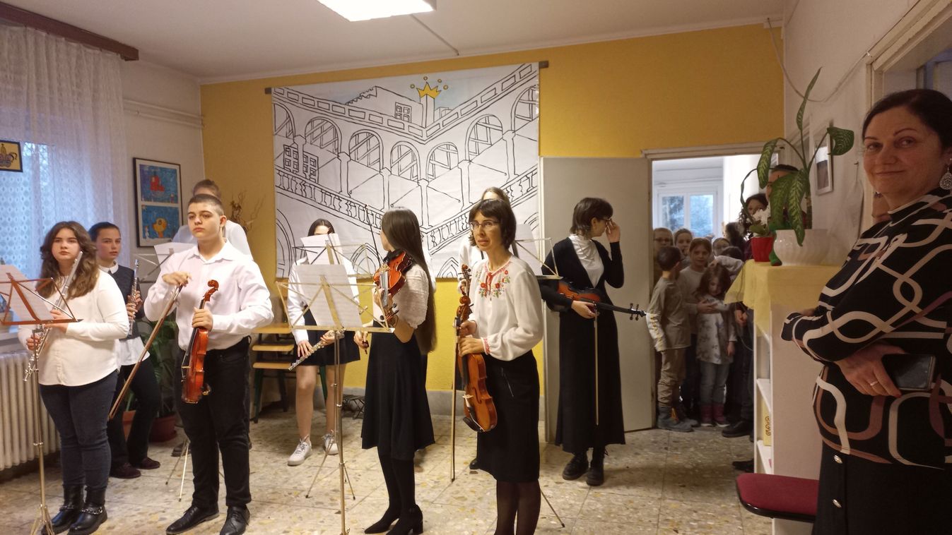 A Prelúdium Művészeti Iskola növendékei zenekísérettel festettek, rajzoltak