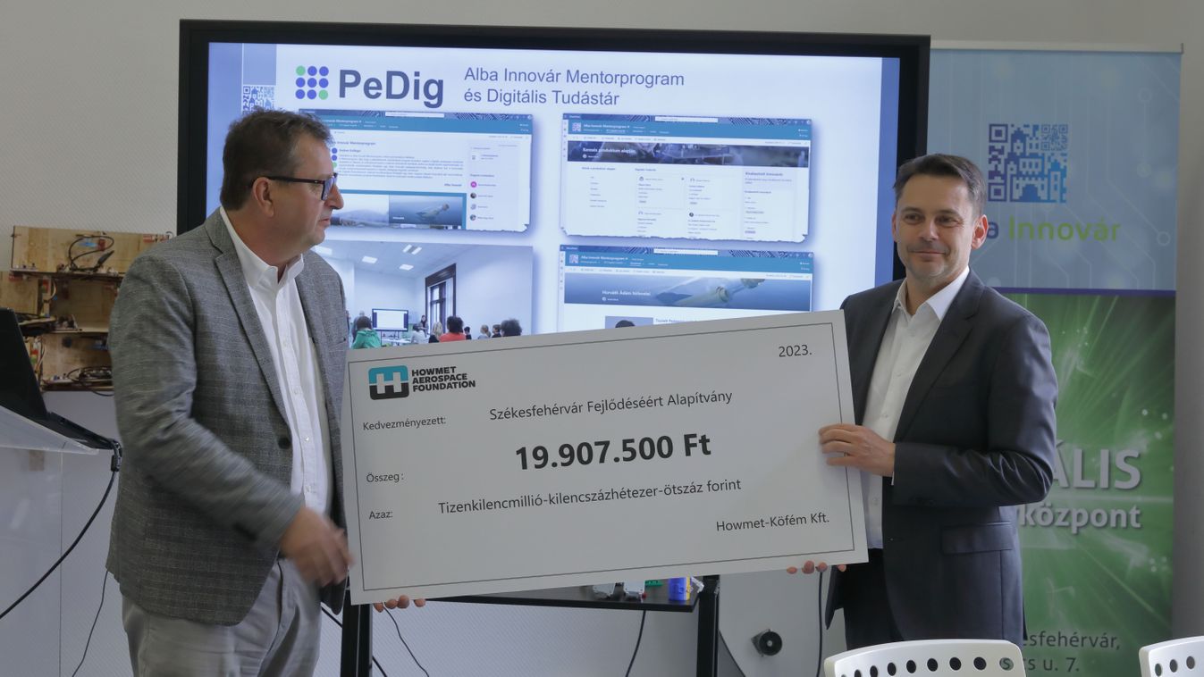 Ünnepélyes keretek között adták át a 20 milliós csekket az Alba Innovárnak
