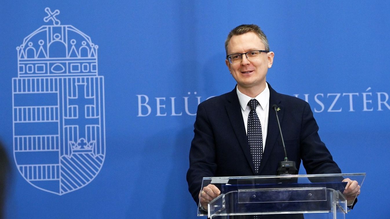 Rétvári Bence: a betegellátás védelmében módosította a törvényt a kormány