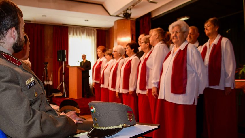 Military songs were played in the officer’s club in Székesfehérvár (video)