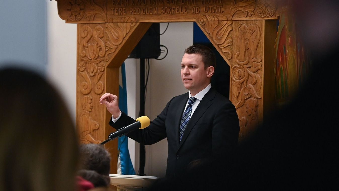 Menczer Tamás: a külhoni magyarokért kiállni csak egy erős ország tud