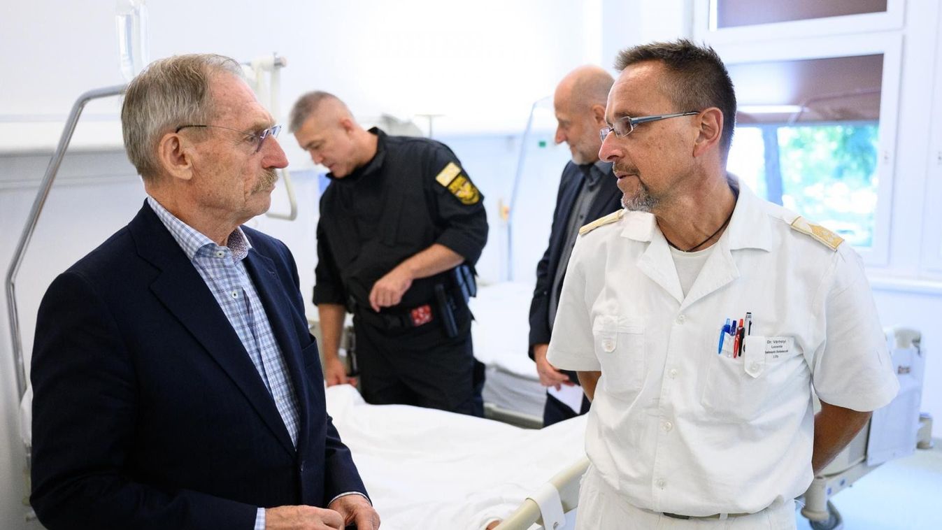 Hősi halottá nyilvánította a belügyminiszter az elhunyt rendőrt (videó)
