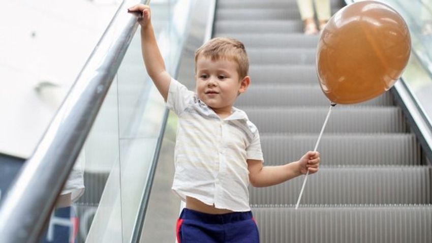 He pulled a balloon over his head, a five-year-old boy died