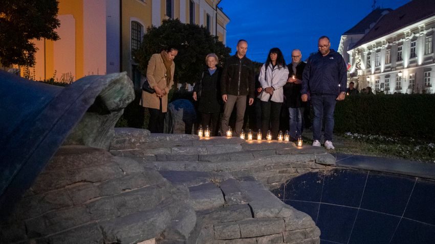 FEOL – Az Izraelben kitört háború áldozataira emlékeztek Fehérváron (galéria)