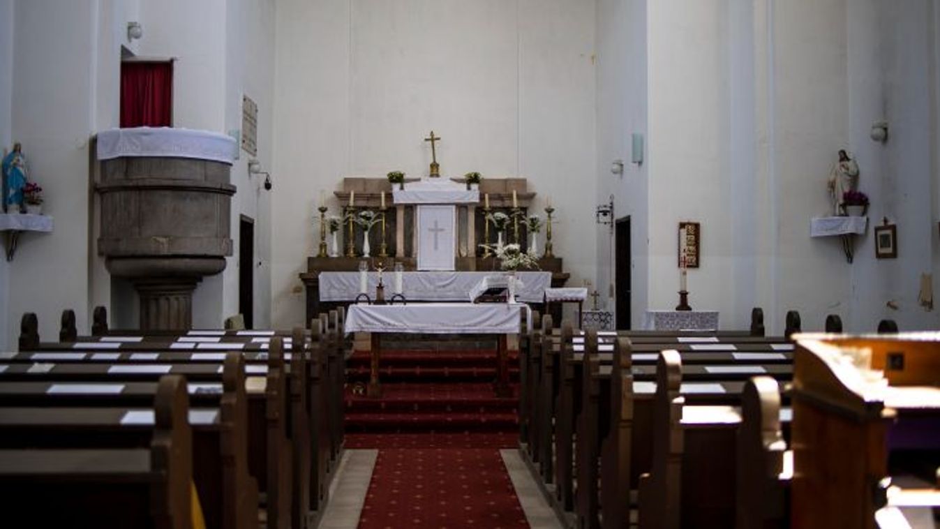 A dinnyési templom felújításához most bárki hozzáteheti a részét egy mulatság során