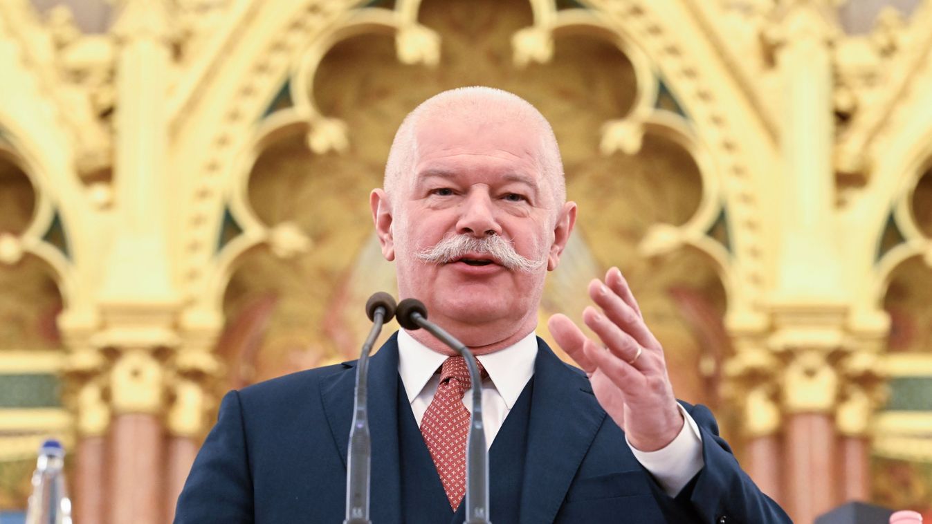 Jelentős béremelés jön a szakképzésben dolgozóknak (videó)
