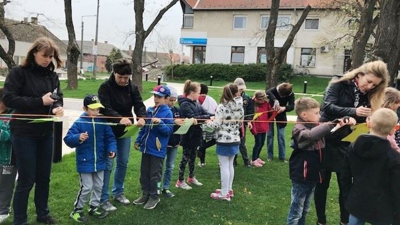 Versíró versenyre hívnak a közelgő Költészet napja alkalmából
