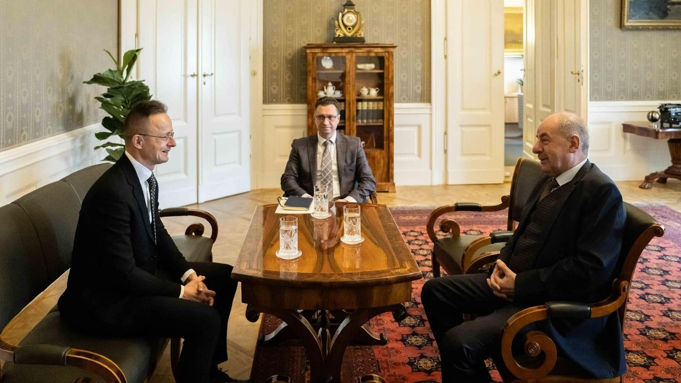 Sulyok Tamás köztársasági elnök fogadta Szijjártó Pétert