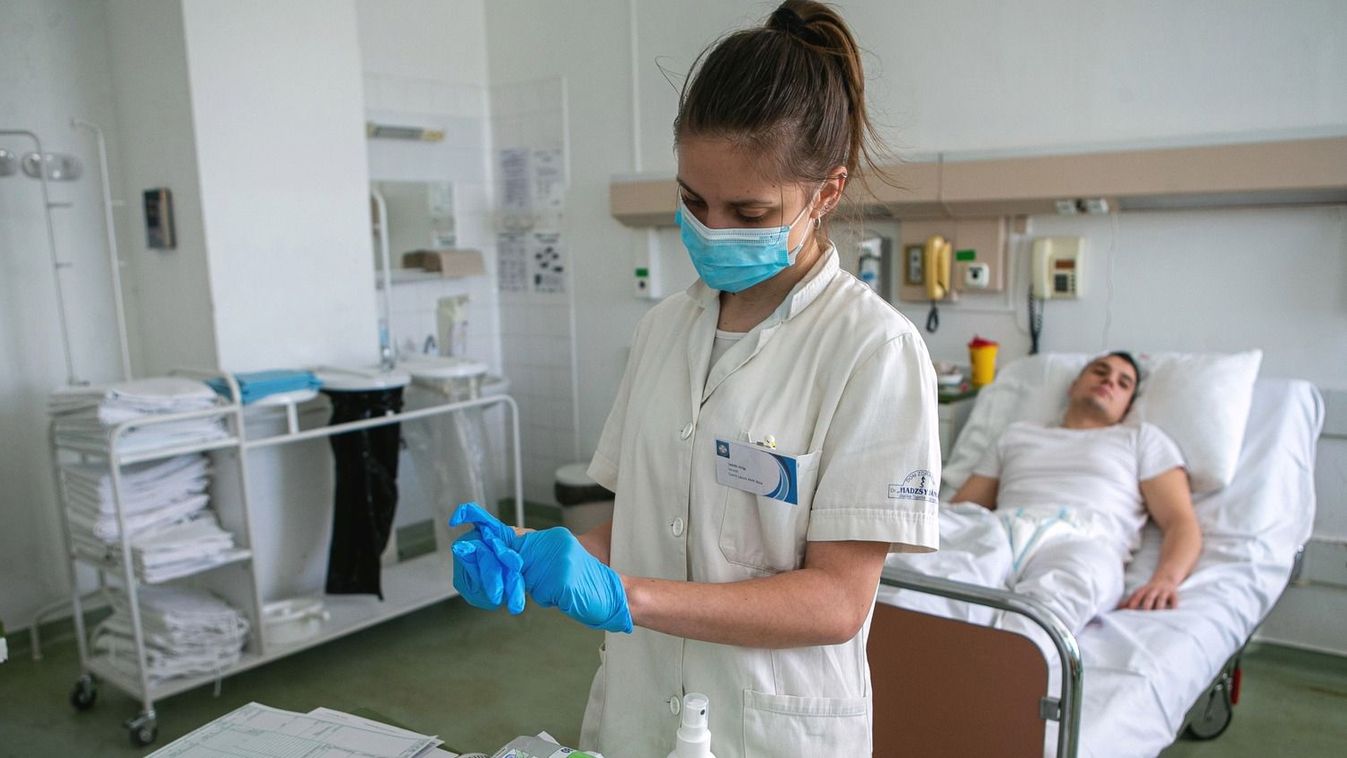 Átlagosan 20 százalékkal nő az ápolók alapbére márciustól (videó)