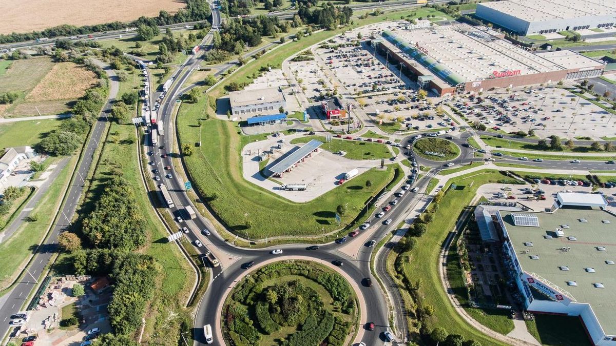 tömegbaleset a körforgalom miatt