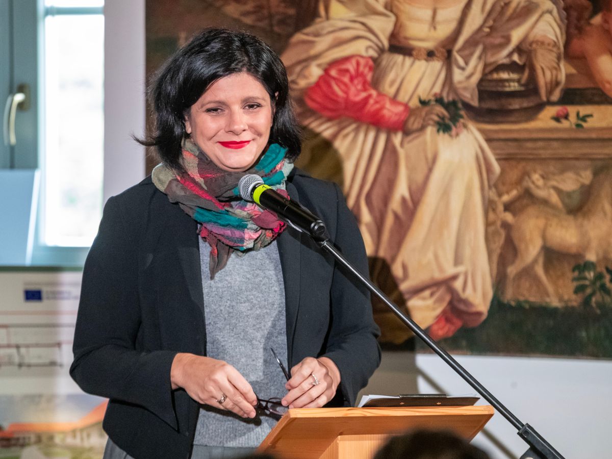 A kápolnásnyéki Liszt Művészházban tartott zárókonferencián építészek és művészek ismertették a BarnCulture projekt innovatív terveit, amelyek a csűrök és pajták újragondolt hasznosítását segítik. Rodics Eszter köszöntötte az egybegyűlteket