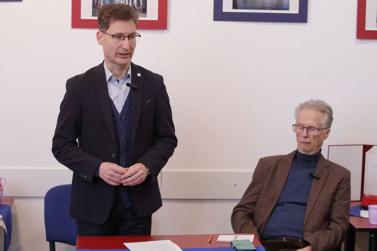 Város, agglomeráció, régió volt a témája a Tarsoly Ifjúságért Egyesület közéleti klub beszélgetésének, melynek vendége Cser-Palkovics András volt.