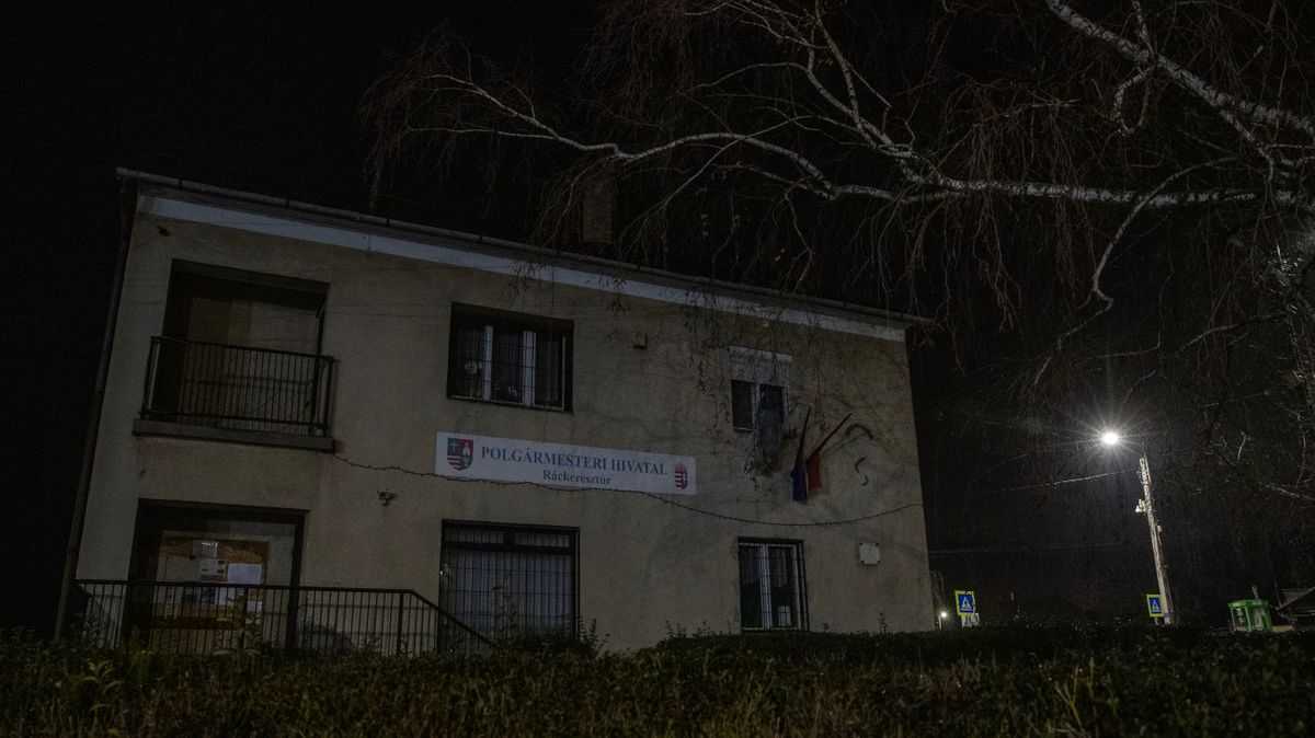 A gyilkosság híre megrázta Ráckeresztúrt. A helyszínen jártunk, ahol a polgármester is üzent a lakosságnak.