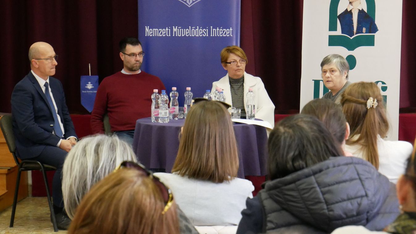 Közművelődés és kocsmakvíz Lovasberényben
