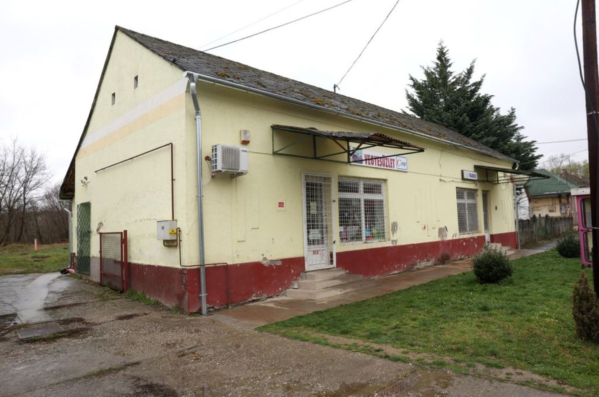 Megszólaltak a helyiek a fonói gyilkossággal kapcsolatban. Teljes döbbenet uralkodik a kis faluban, a boltosnőt mindenki szerette.