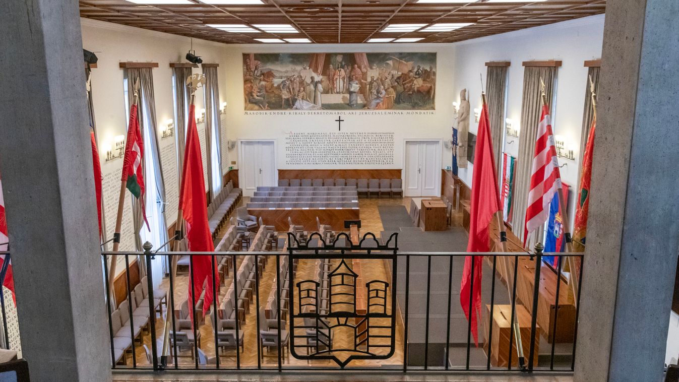 A város szíve: Felfedezzük Székesfehérvár Városháza Dísztermét