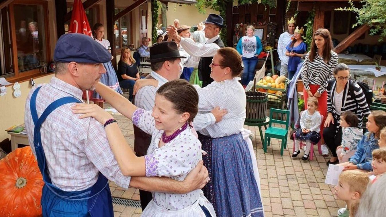 Megteltek Fejér szállodái, megrohamozták őket