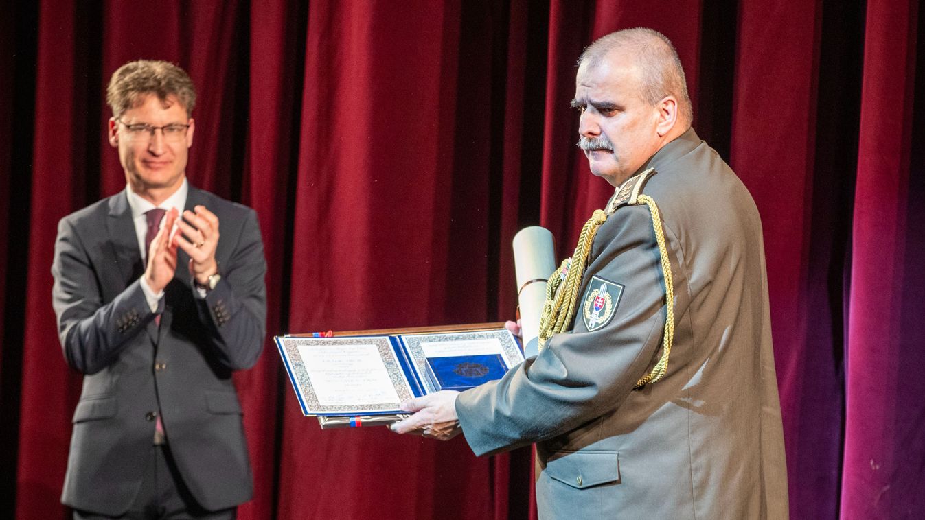 Honvédeket és jubileumot ünneplő civileket köszöntöttek