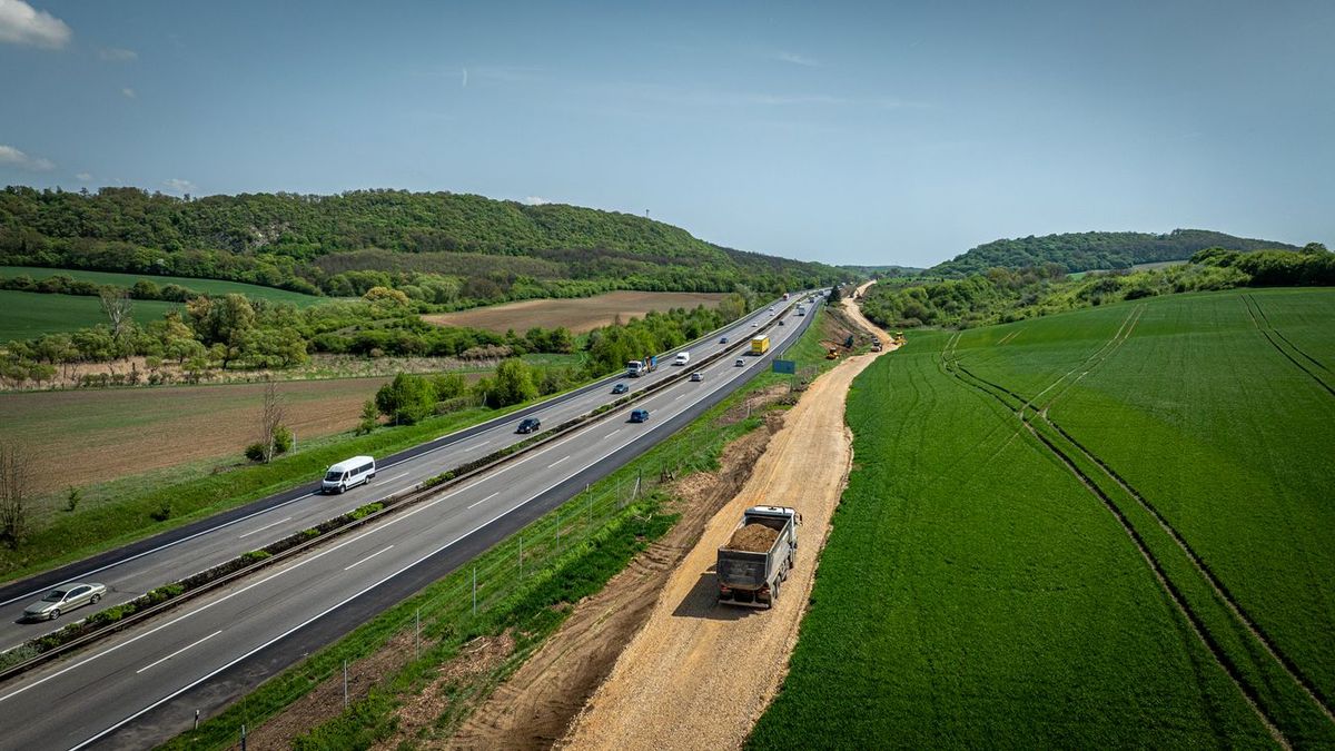 M1