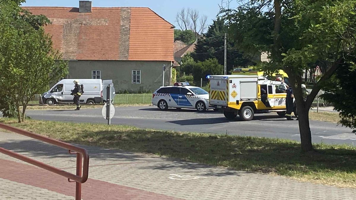 A szállított radioaktív anyagok tudomásunk szerint nem sérültek a balesetben.