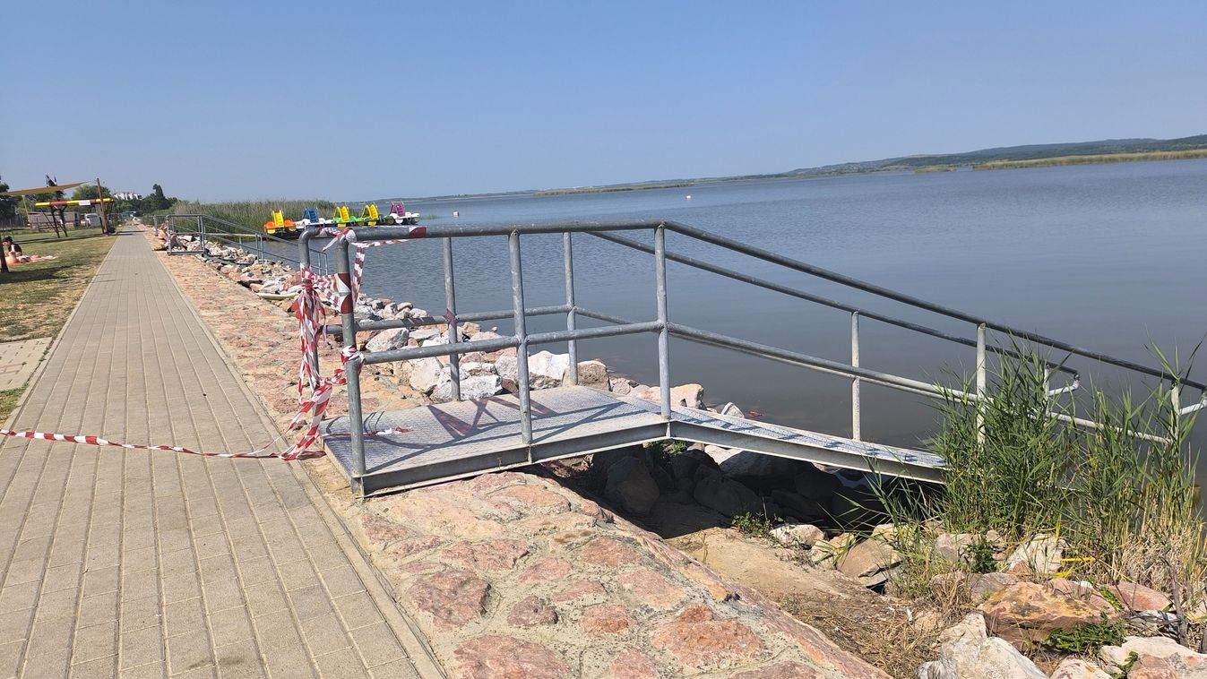 Fürdőzési tilalom a Velencei-tónál – mutatjuk, melyik strand érintett