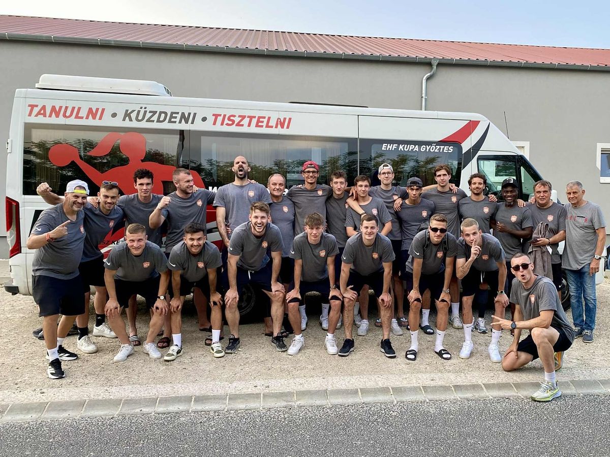 A Dunaújváros FC a DKKA buszával utazott el az osztályozó visszavágójára