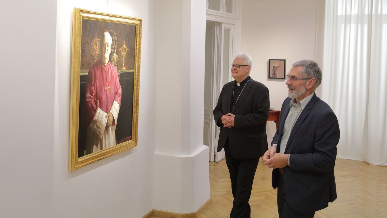 Meglepetés a javából: portré készült Spányi Antal megyés püspökről (galéria)