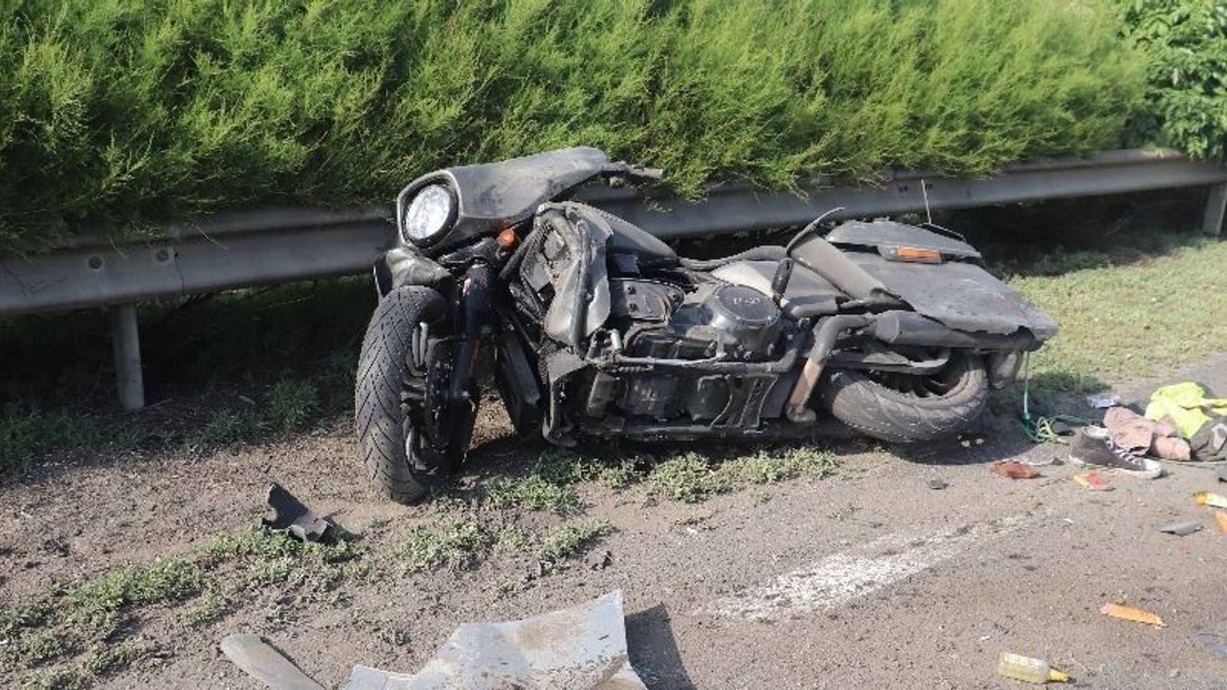 Összeütközött két motoros Baracskánál