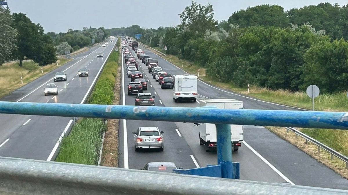 Életmentő lehet, ha a dugóban így fordítod az autó kerekét