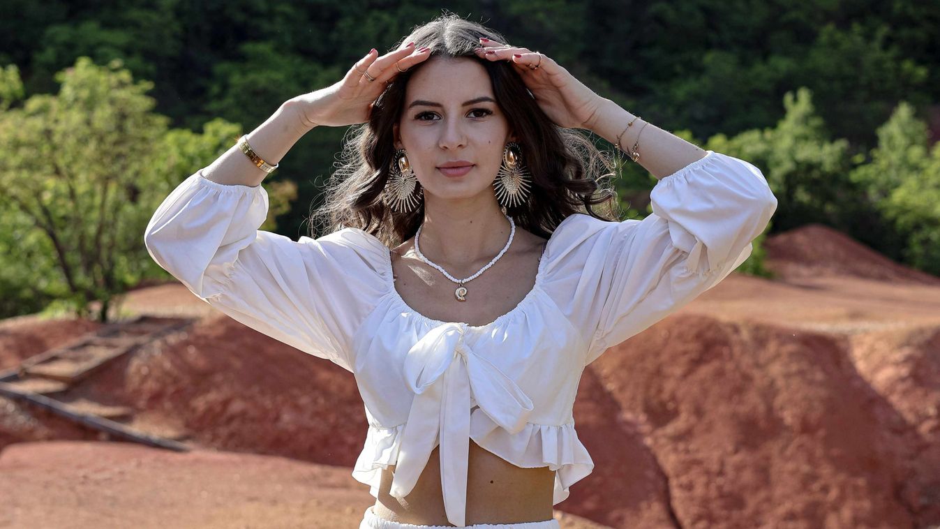 Brutál dögös: bikinire vetkőzött a TV2 sztárja - fotó a cikkben!