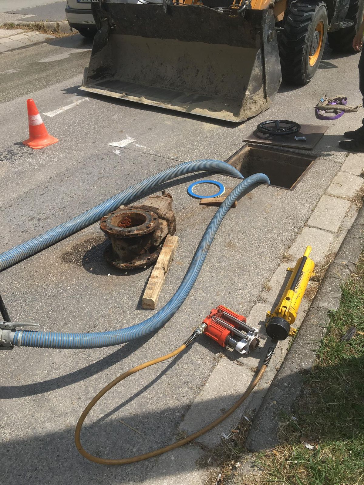 Elvégezte a szükséges fejlesztési munkálatokat a Fejérvíz, megszűnt a vízhiány Székesfehérváron, a Palotavárosban. Örülhetnek a lakók.