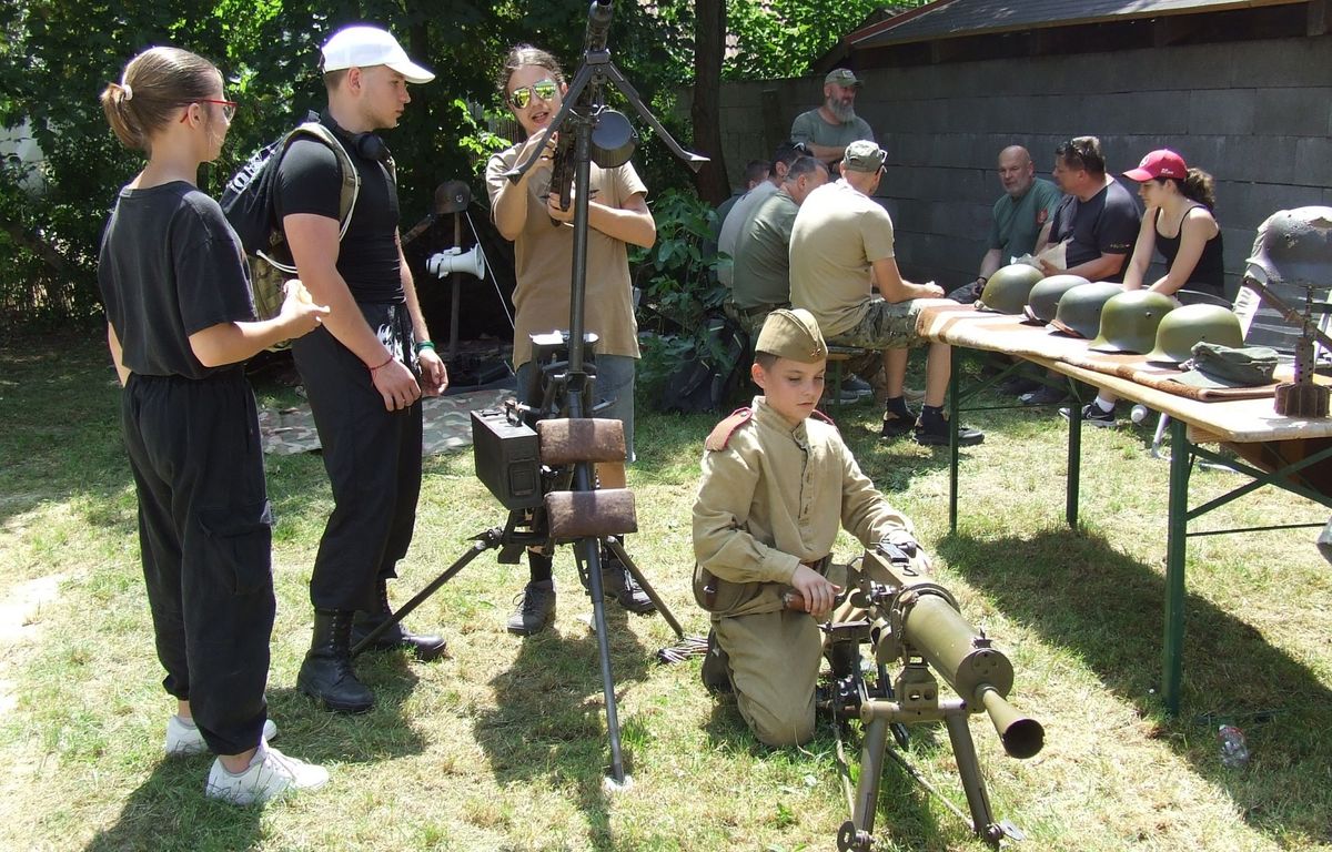 A program Gánton folytatódott, majd a túra résztvevői Kápolnapuszta felé indultak tovább