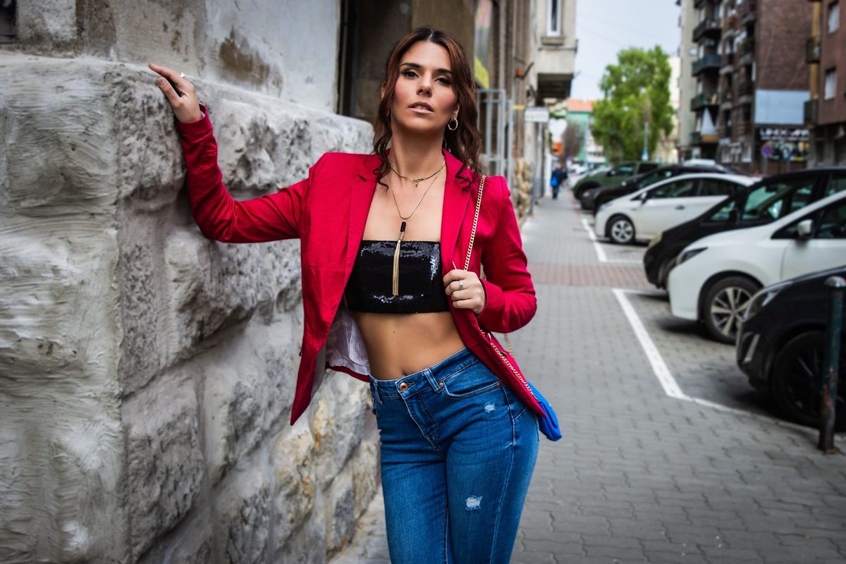 A klip képi világa nem véletlen, egy űrutazást mutat be, amellyel az Edda slágere és Kapu Tibor űrhajós előtt tisztelegnek. Repülj a magyar Kleopátra világába.