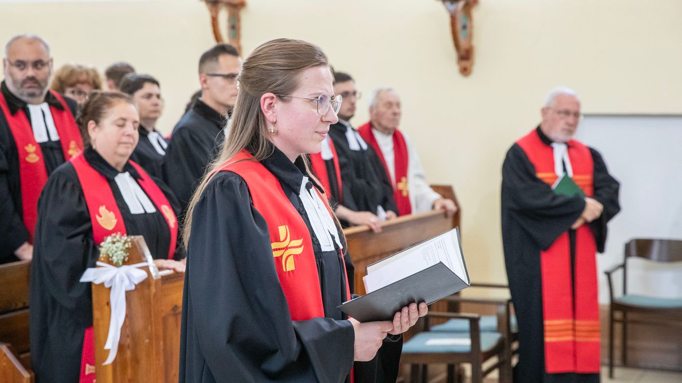 Lelkésszé szentelték Takács Hajnalkát Székesfehérváron