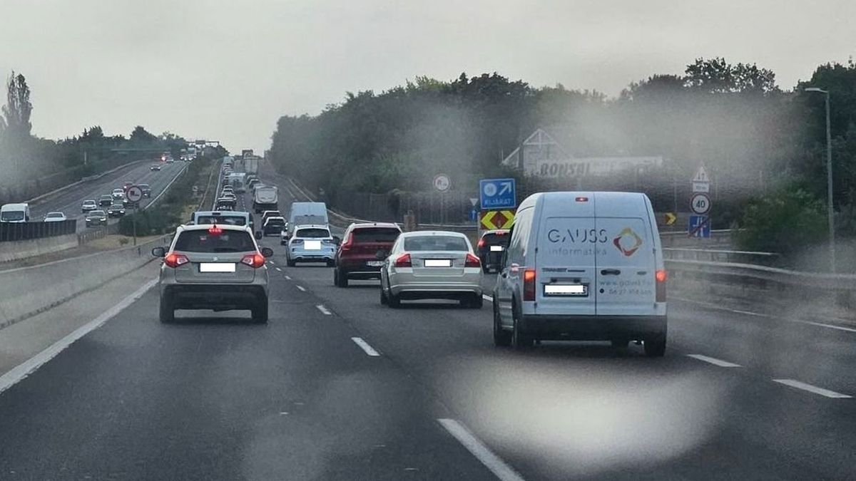 Baleset, torlódás és araszolás – így tudnánk összefoglaló a délutáni állapotokat M1, M7-es autópályákon.