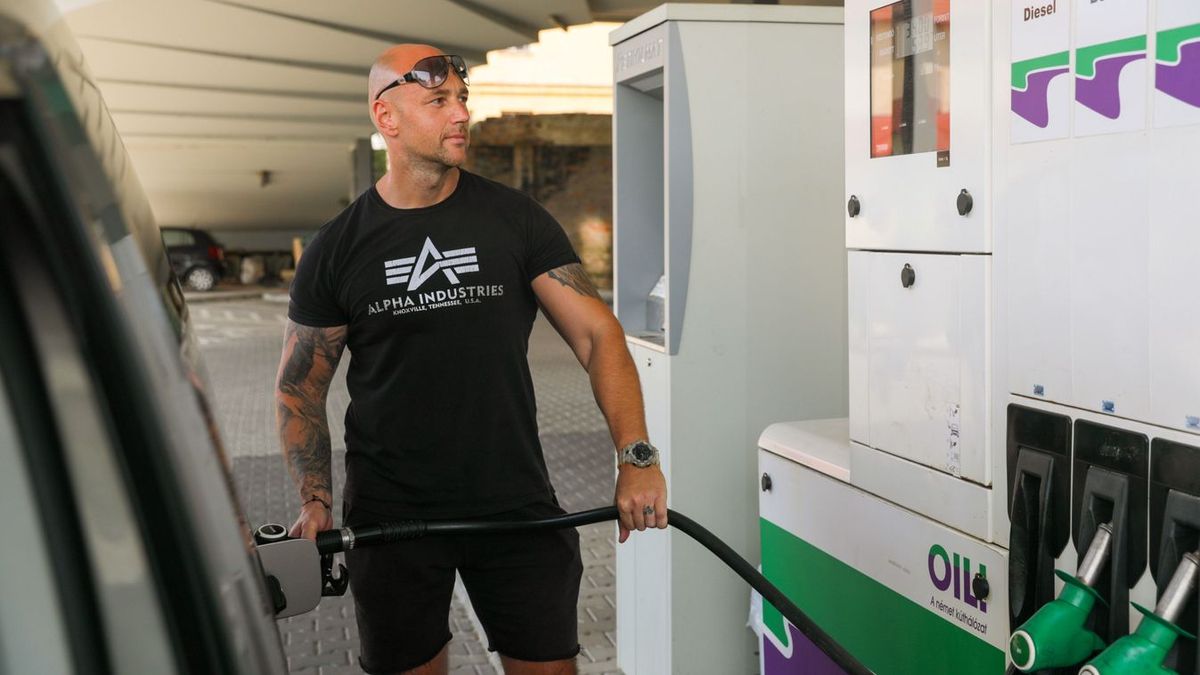 A keddi üzemanyagár-változás után, szerdától ismét változhat a tankolás ára. A MOL döntése alapján az autósok fele ismét boldogabb lehet.