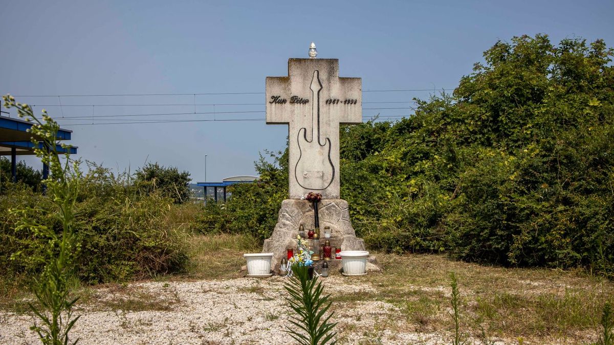 Tragikus baleset ragadta el az Edda gitárosát – most örökre hazatér az emléke