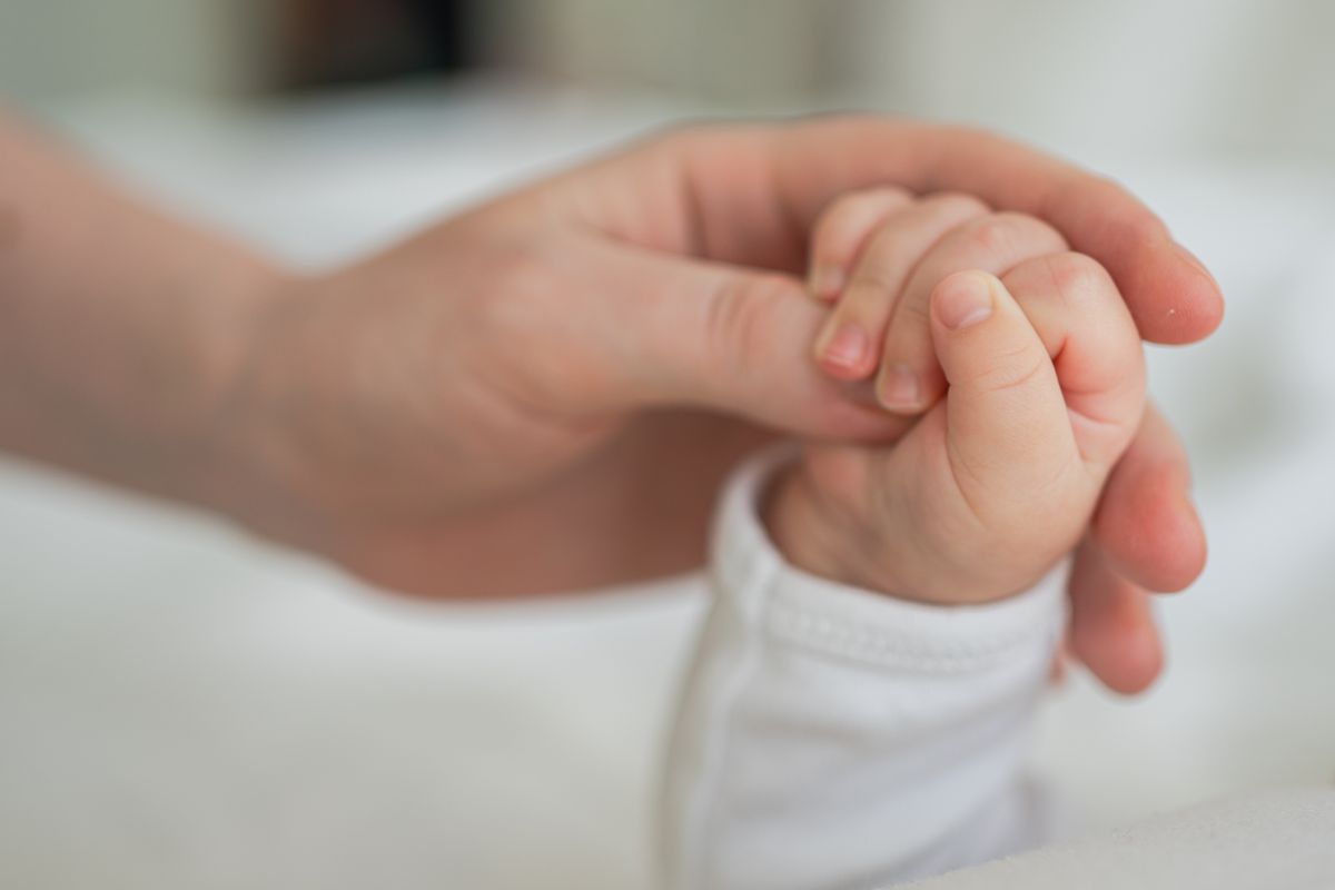 Happy,Family.,Tiny,Newborn,Infant,Baby,Little,Hand,On,Mother