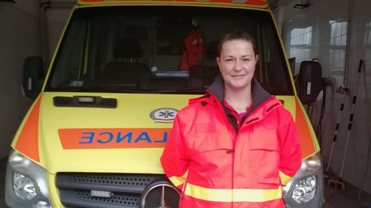 Így mentett életet a szabadnapos székesfehérvári mentős Móron. Klesitzné Varga Erzsébet nem habozott, azonnal megkezdte az újraélesztést.