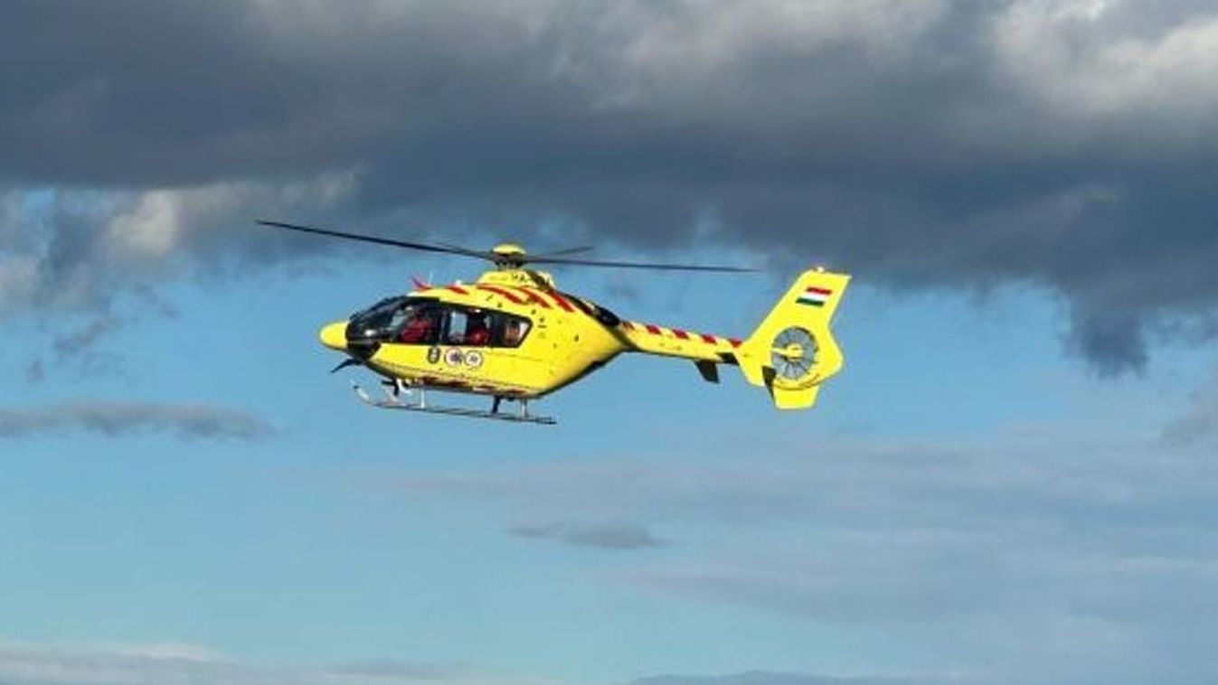 Áll a forgalom az M7-esen Székesfehérvár előtt, mentőhelikopter is érkezett — Frissítve!