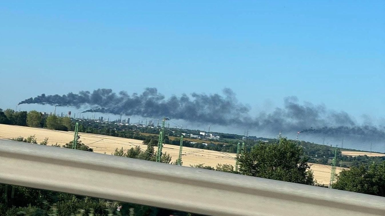 Ijesztő hatalmas fekete füst gomolygott a MOL-nál, mi történt? (fotók, folyamatosan frissítjük)